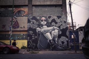 Innovative Street Arts (20) - Sitting Blonde