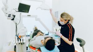 3 Ways Technology is Transforming the Health Industry - Featured Image